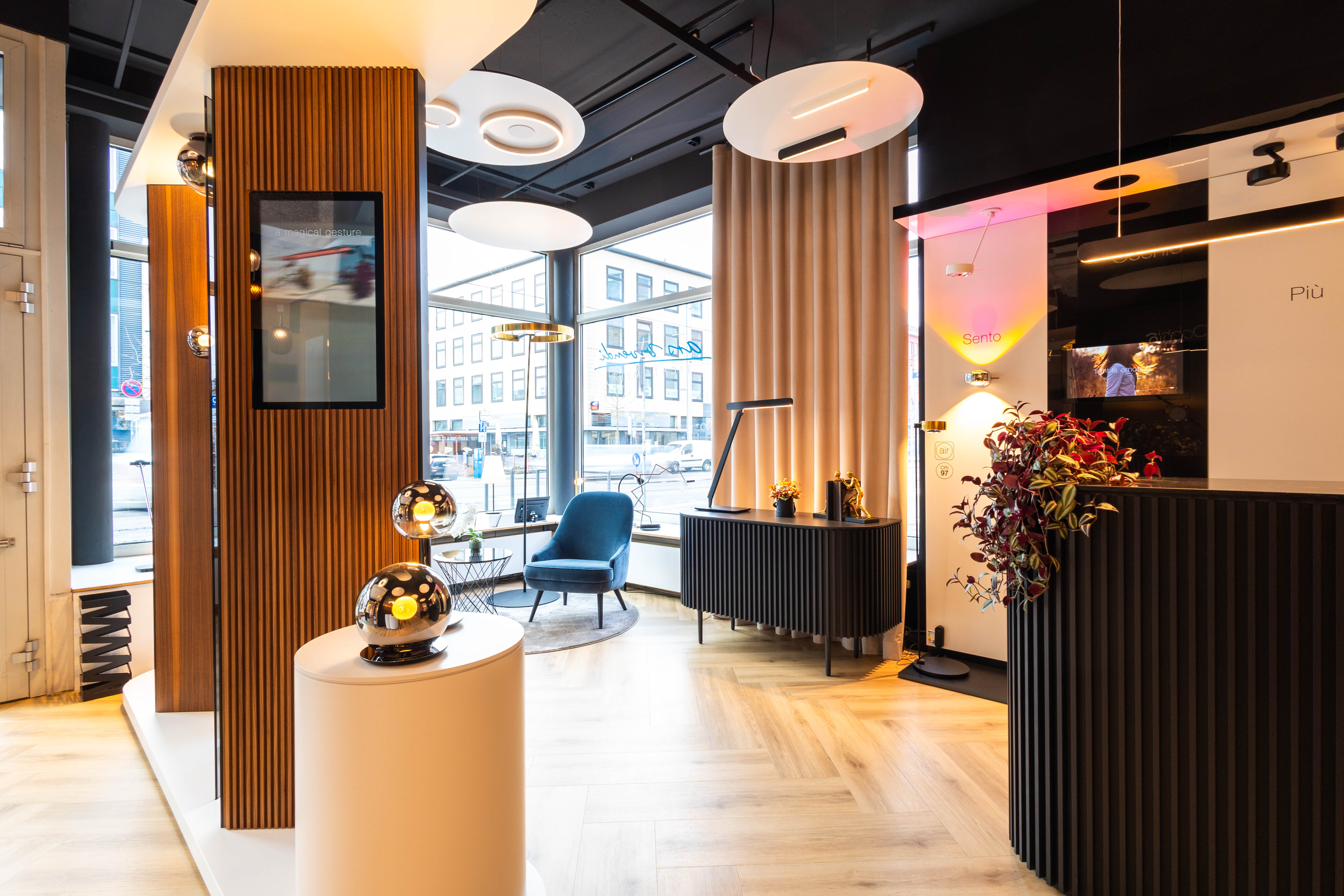 Designleuchten im Showroom